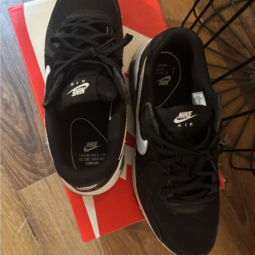 Nike Black and White Air Max Sneakers - Picture 3 of 4